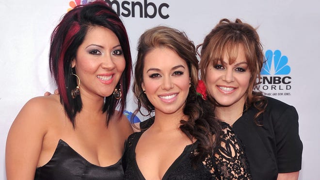 RAQ C JENNI RIVERA.jpg